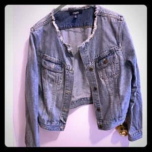 Jean Jacket with distressed collar